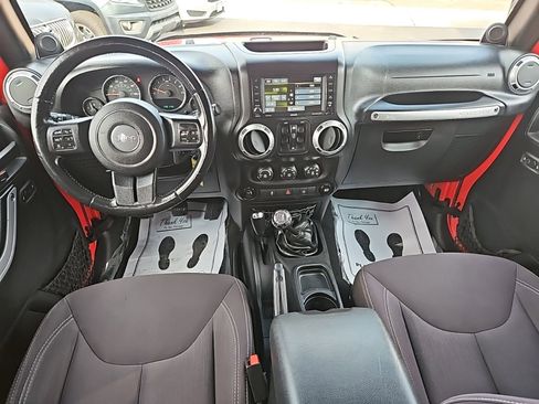 Used 2014 Jeep Wrangler Unlimited Rubicon w/ Connectivity Group image 17