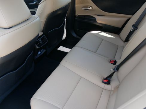 Used 2020 Lexus ES 350 w/ Premium Package FWD image 12