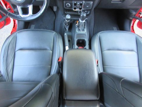 Used 2021 Jeep Wrangler Unlimited Sahara w/ Cold Weather Group image 16