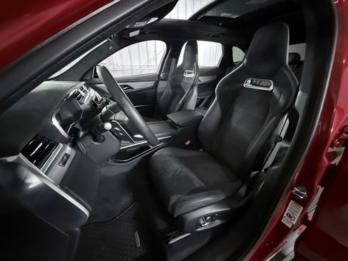 Used 2023 Jaguar F-PACE SVR image 18