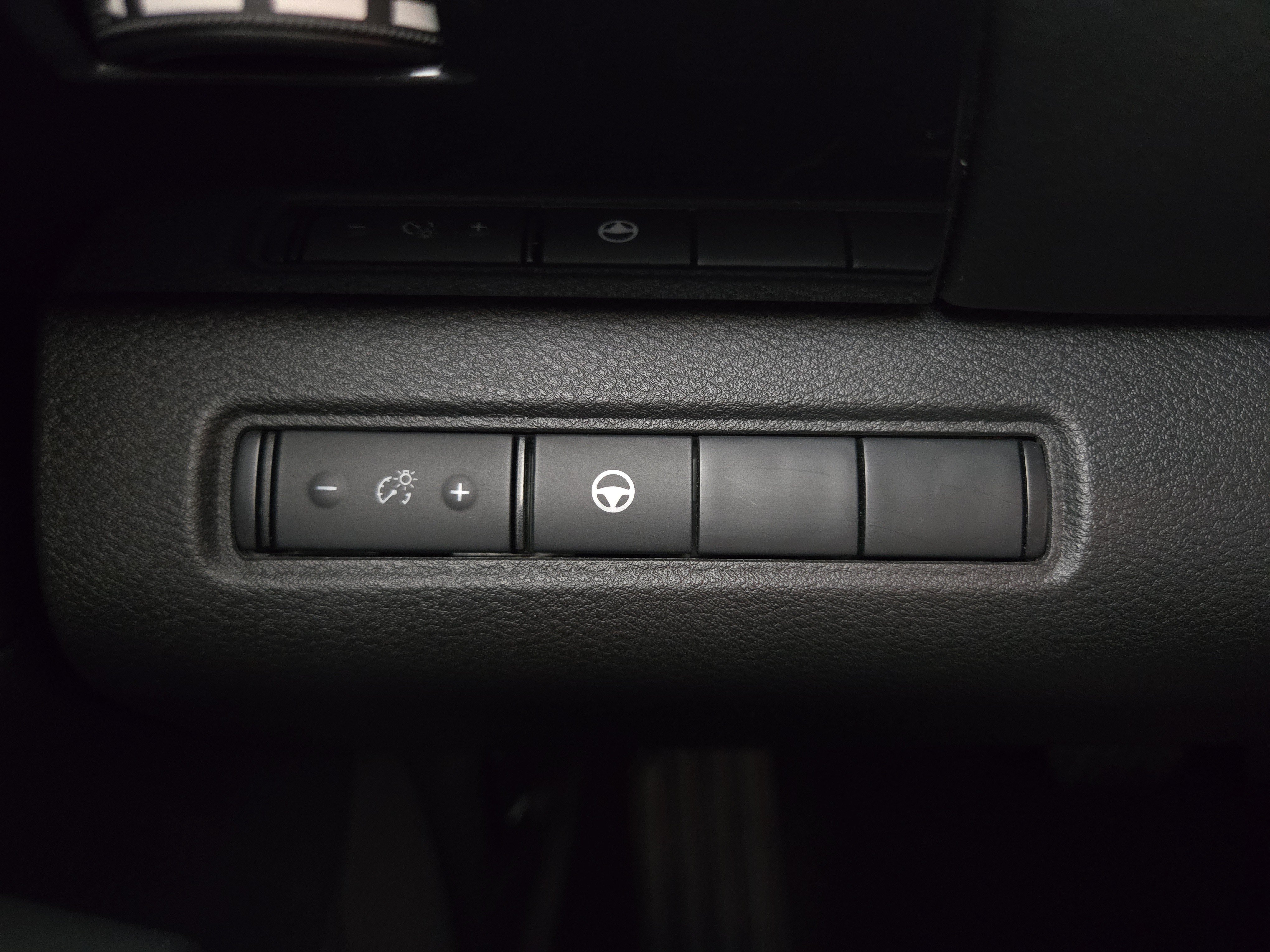Used 2024 Nissan Pathfinder SV AWD/4WD image 25