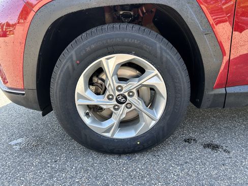 Certified 2024 Hyundai Tucson SE AWD/4WD image 12