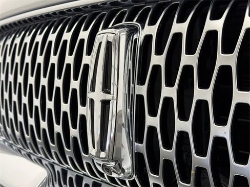 Used 2023 Lincoln Nautilus Reserve w/ Equipment Group 201A image 14
