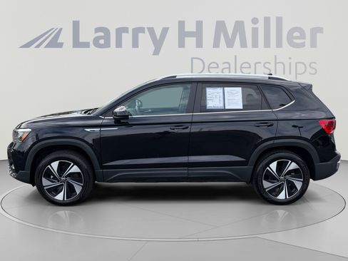 Used 2024 Volkswagen Taos SE AWD/4WD image 2