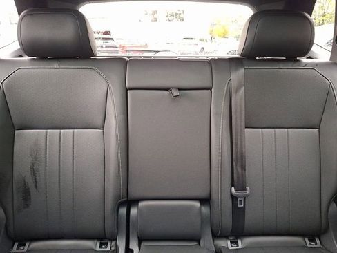 Certified 2023 Volkswagen Tiguan SE R-Line AWD/4WD image 19