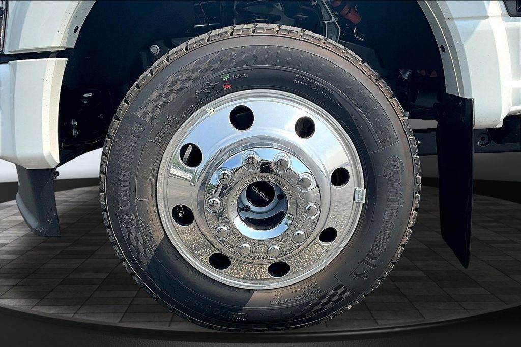 New 2026 Ford F450 Platinum w/ FX4 Off-Road Package AWD/4WD image 13