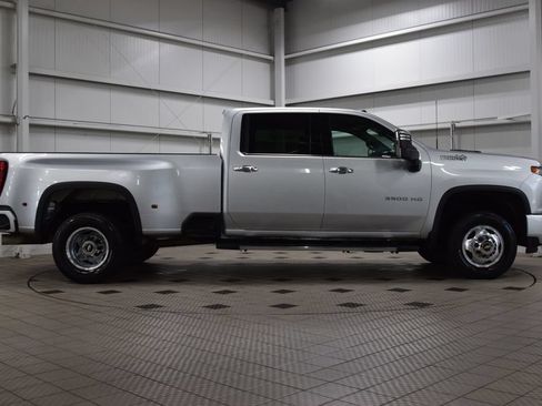 Used 2022 Chevrolet Silverado 3500 High Country w/ LPO, Hitch Package AWD/4WD image 9