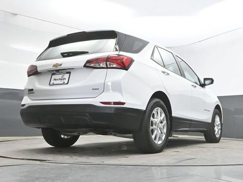 Used 2022 Chevrolet Equinox LS AWD/4WD image 35