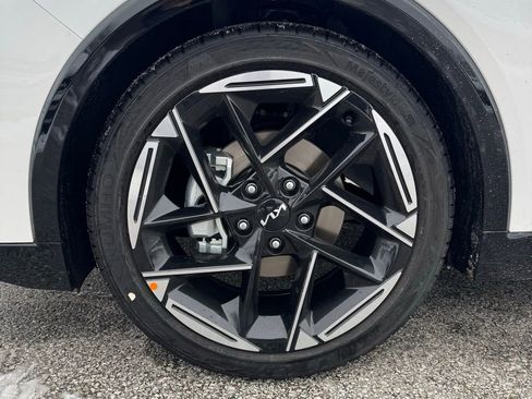 New 2025 Kia K4 GT-Line image 9