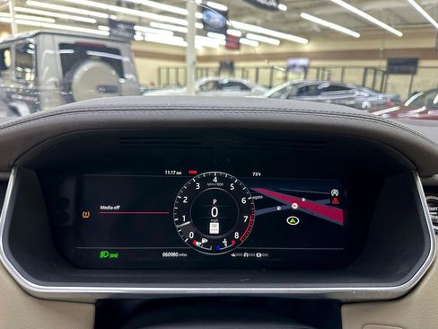 Used 2019 Land Rover Range Rover image 28
