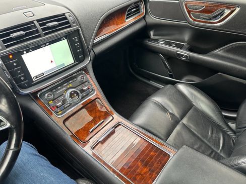 Used 2017 Lincoln Continental Select w/ Climate Package image 22