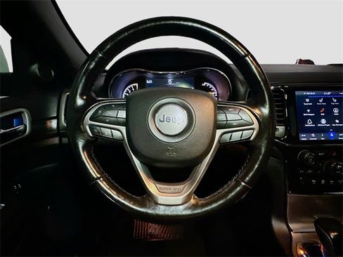 Used 2021 Jeep Grand Cherokee Laredo X image 10