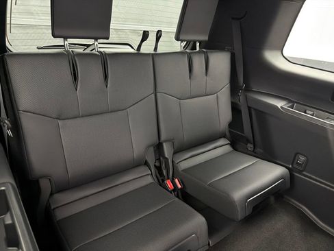 Used 2025 Lexus GX 550 w/ Cold Area Package AWD/4WD image 25