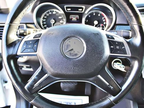 Used 2015 Mercedes-Benz ML 350 ML 350 Sport Utility 4D image 11