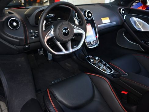 Used 2023 McLaren GT image 8