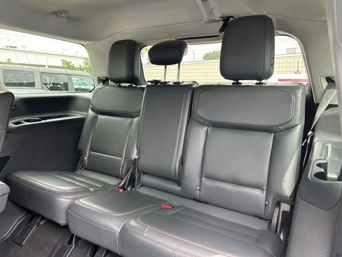 Used 2025 Ford Expedition Active image 14