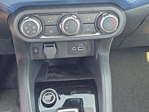 New 2025 Nissan Versa SV w/ Trunk Package image 21