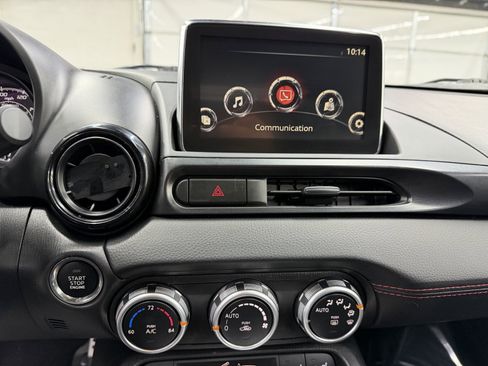 Used 2019 FIAT 124 Spider Abarth w/ Convenience Group image 14