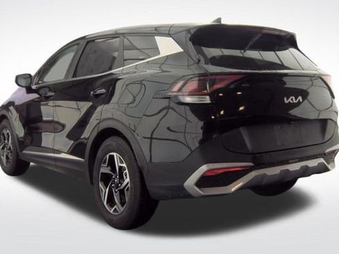 Used 2025 Kia Sportage LX FWD image 11