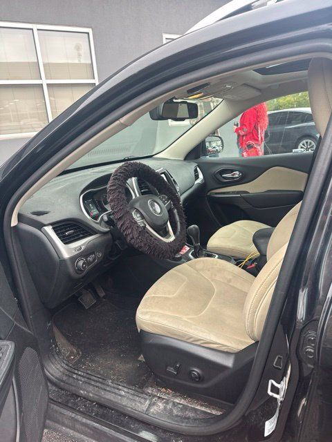 Used 2016 Jeep Cherokee Latitude w/ Comfort/Convenience Group AWD/4WD image 7