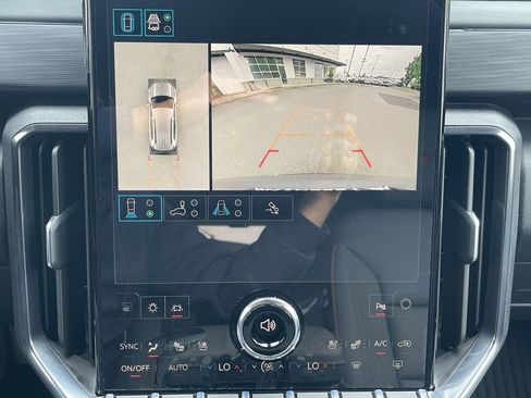 New 2026 GMC Acadia AT4 w/ Luxury Package AWD/4WD image 15
