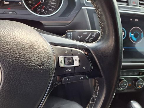 Used 2020 Volkswagen Tiguan SE R-Line FWD image 19