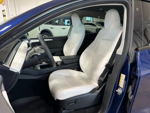 Used 2023 Tesla Model Y Performance image 13