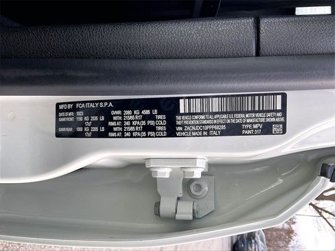 Used 2023 Jeep Renegade Trailhawk image 31