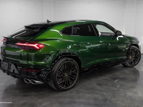 New 2025 Lamborghini Urus SE image 16