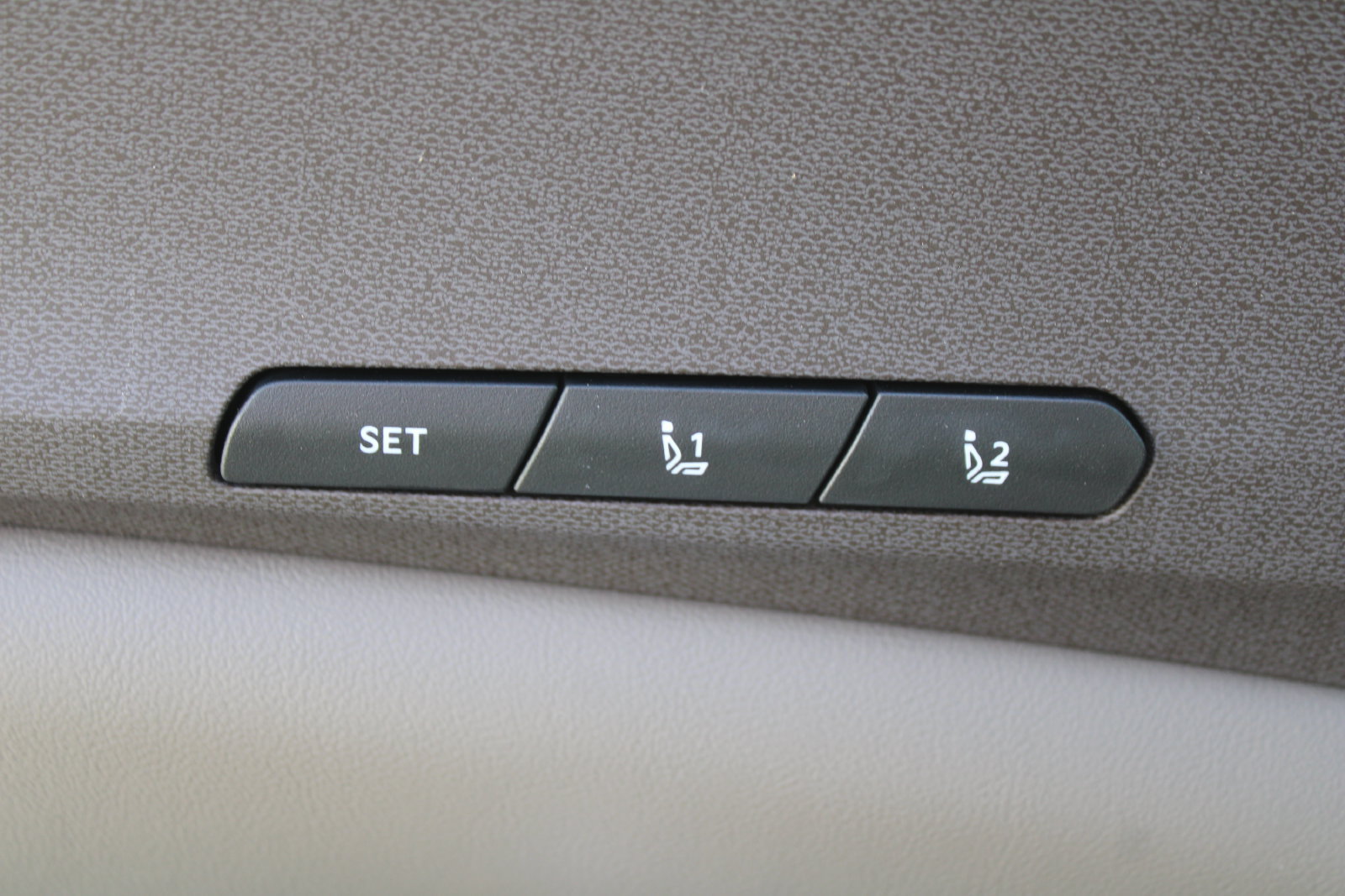 New 2026 Kia Carnival EX FWD image 27