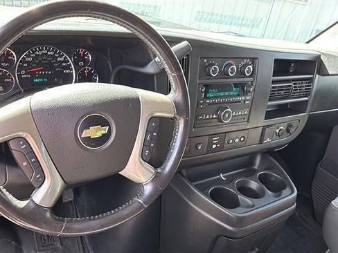 Used 2017 Chevrolet Express 3500 LT w/ LT Preferred Equipment Group RWD image 7
