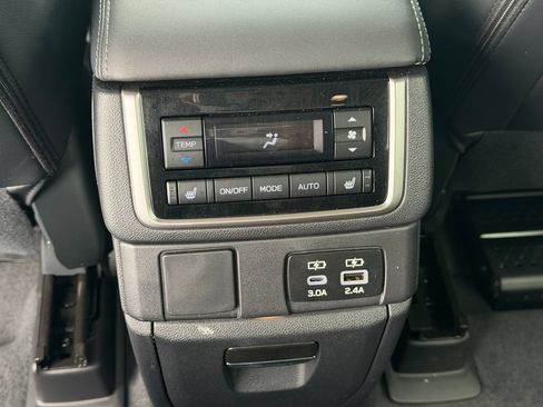 Used 2025 Subaru Ascent Limited AWD/4WD image 23