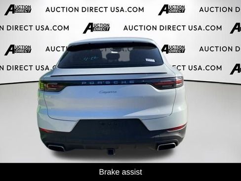 Used 2023 Porsche Cayenne Coupe AWD/4WD image 7