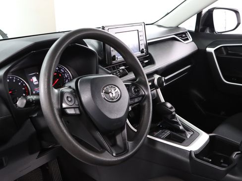 Used 2022 Toyota RAV4 LE image 22
