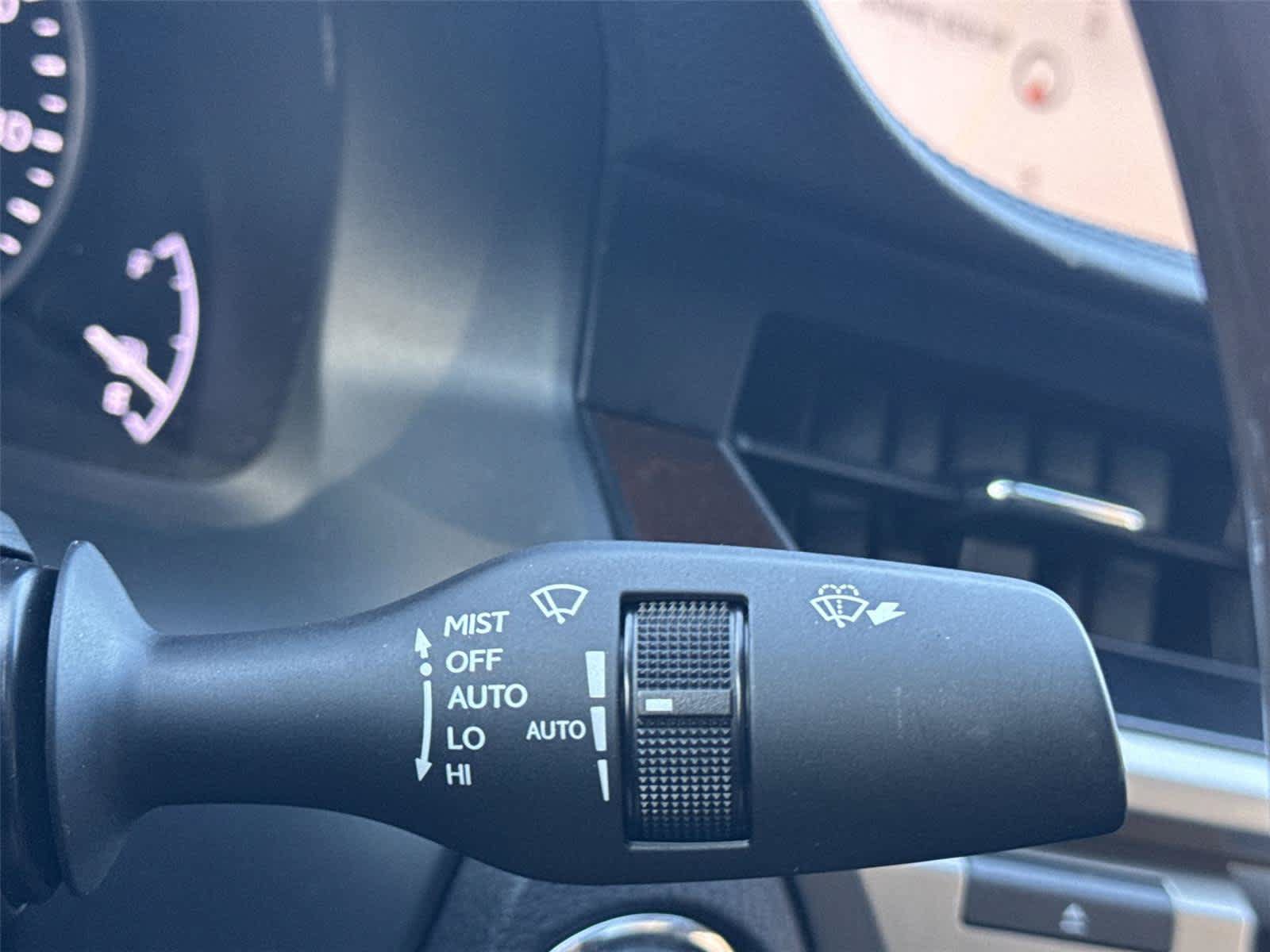 Used 2014 Lexus ES 350 w/ Luxury Package FWD image 21