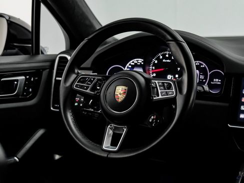 Used 2022 Porsche Cayenne Turbo image 54
