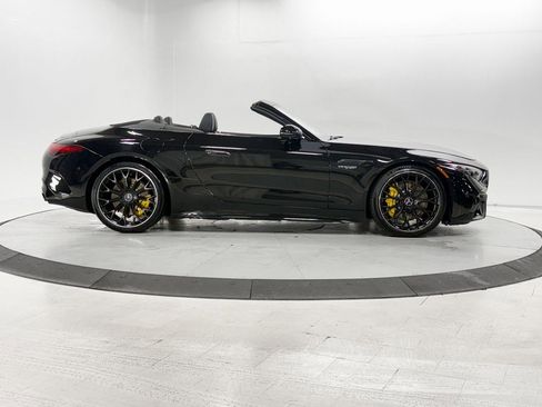 Used 2022 Mercedes-Benz SL 55 AMG 4MATIC w/ Driver Assistance Package image 38