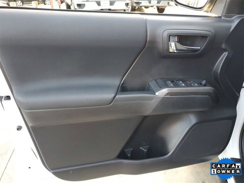 Used 2022 Toyota Tacoma TRD Sport image 18