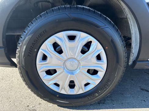Used 2019 Ford Transit 150 XLT image 9