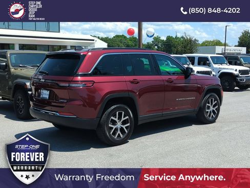 Used 2025 Jeep Grand Cherokee Limited w/ Trailer Tow Package AWD/4WD image 6