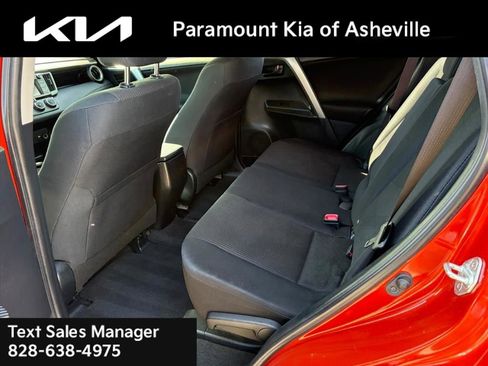 Used 2015 Toyota RAV4 LE image 19