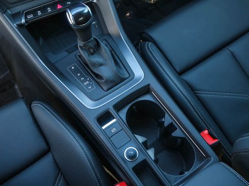 New 2025 Audi Q3 2.0T Premium image 28