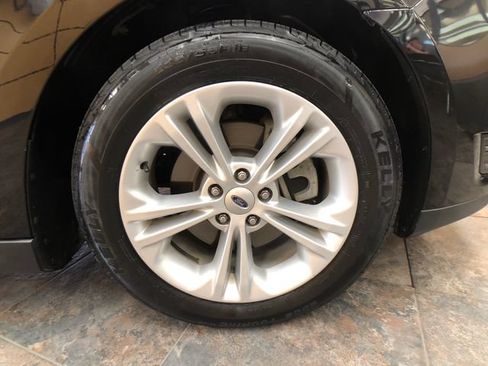 Certified 2018 Ford Taurus SEL w/ Equipment Group 201A AWD/4WD image 9