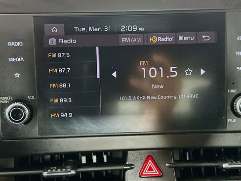 Used 2025 Kia Sportage LX image 19