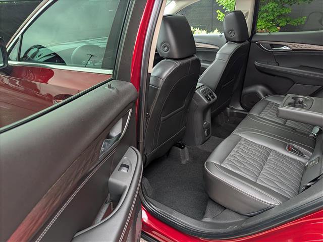 Used 2023 Buick Envision Avenir AWD/4WD image 25