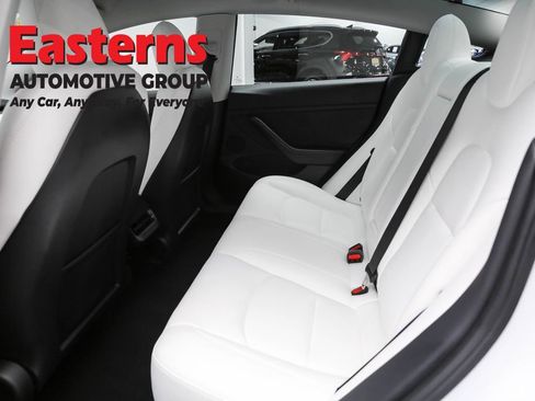 Used 2023 Tesla Model 3 Standard Range image 19