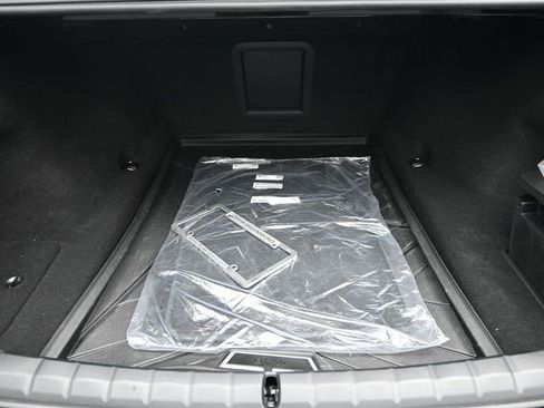 Used 2025 BMW 760i xDrive w/ Luxury Rear Seating Package image 18