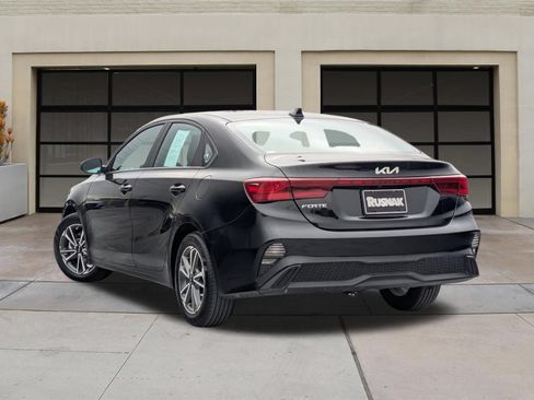 Used 2023 Kia Forte LXS w/ LXS Technology Package FWD image 2