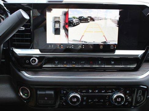 New 2025 GMC Sierra 2500 SLT w/ SLT Premium Package image 18