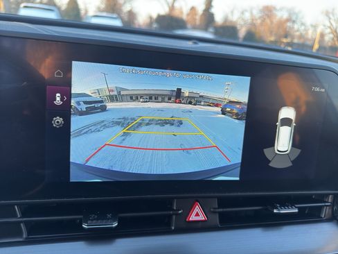 Used 2025 Kia Sportage EX w/ Premium Package image 16